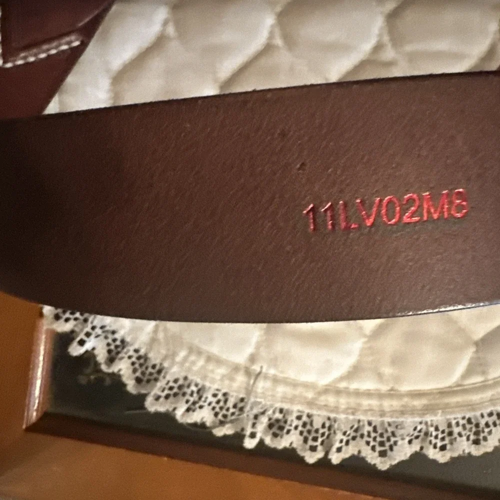 Levi's Rich Brown Leather Belt With Matte Silver Buckle Size 36